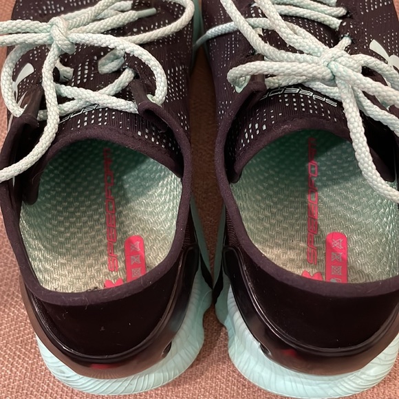 Under Armour Speed Form sneakers. Size 8.5 women’s - Picture 5 of 5